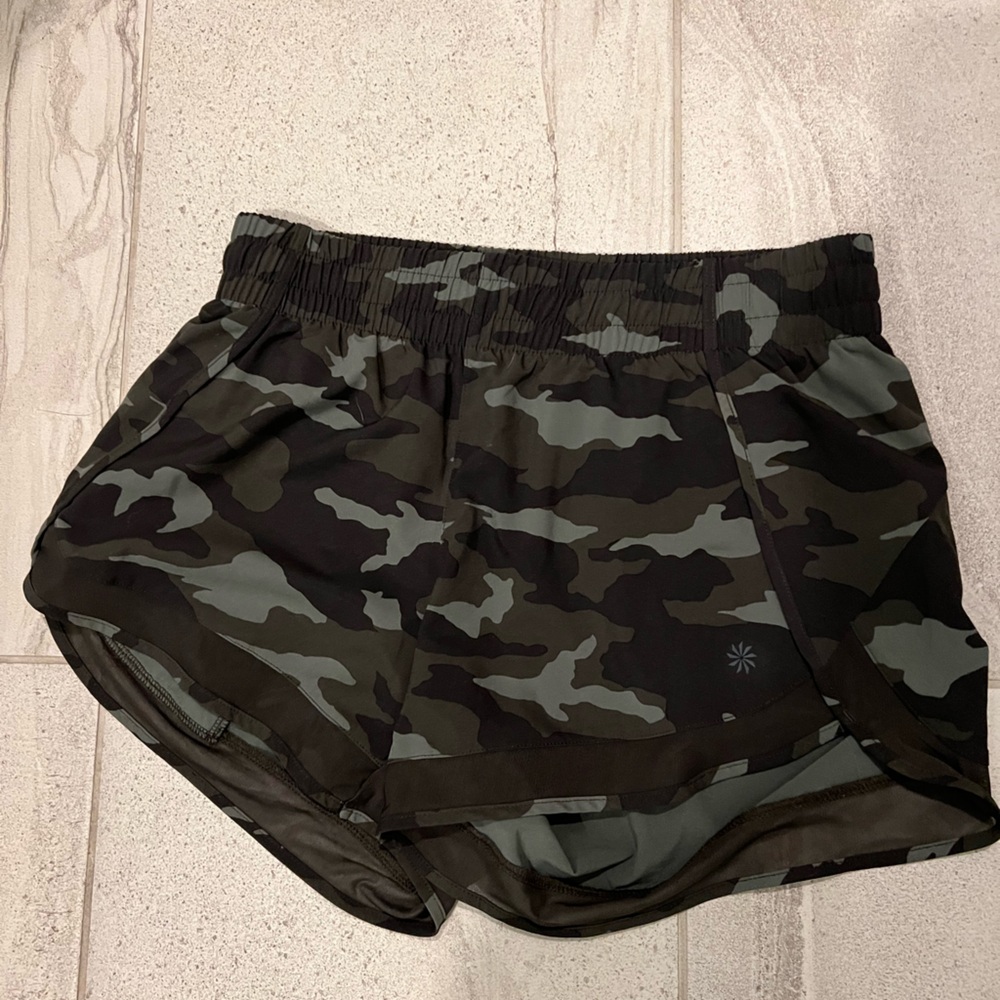 Athleta size XS workout short!